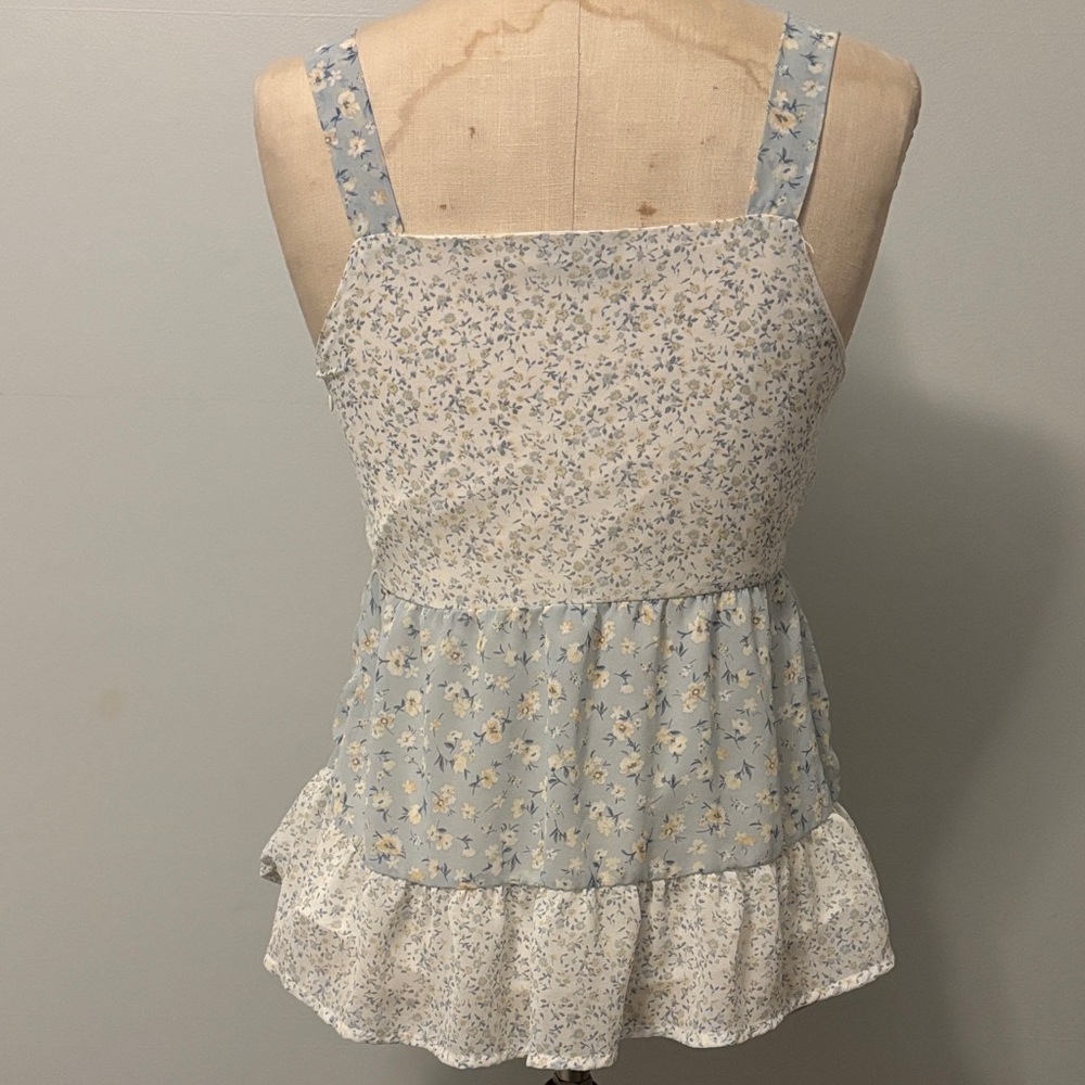 Paper Crane Blue and Cream Floral Blouse - XS - Picture 4 of 7